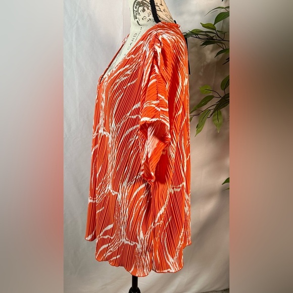 Rafaella Orange and White Blouse ☀️🌴 - Picture 8 of 11